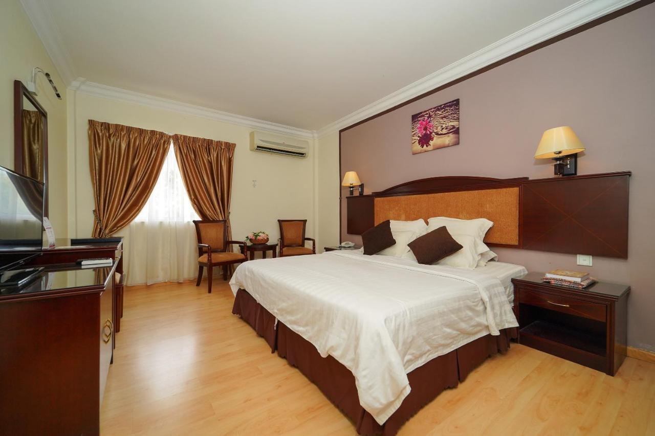 Capital O 89658 Bustani Hotel Джитра Екстериор снимка