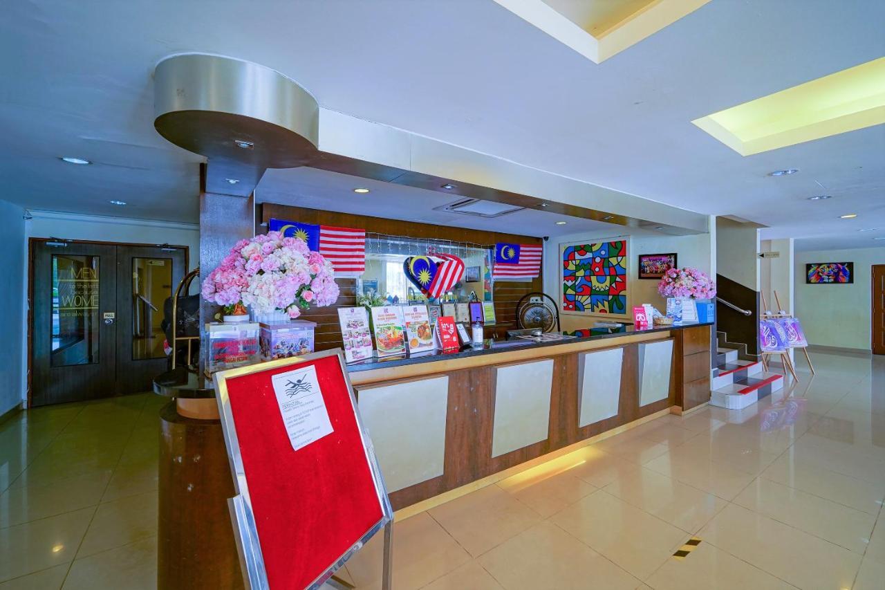 Capital O 89658 Bustani Hotel Джитра Екстериор снимка