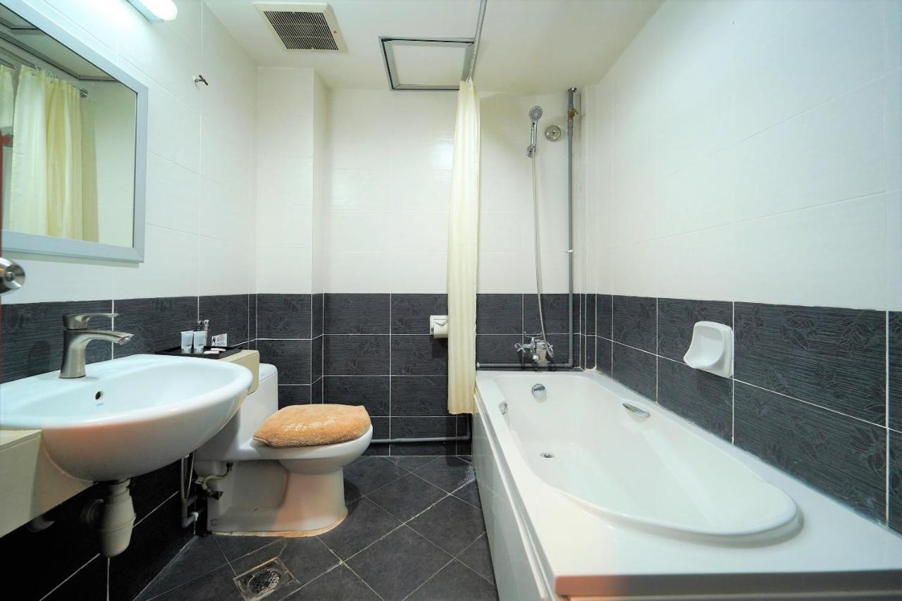 Capital O 89658 Bustani Hotel Джитра Екстериор снимка