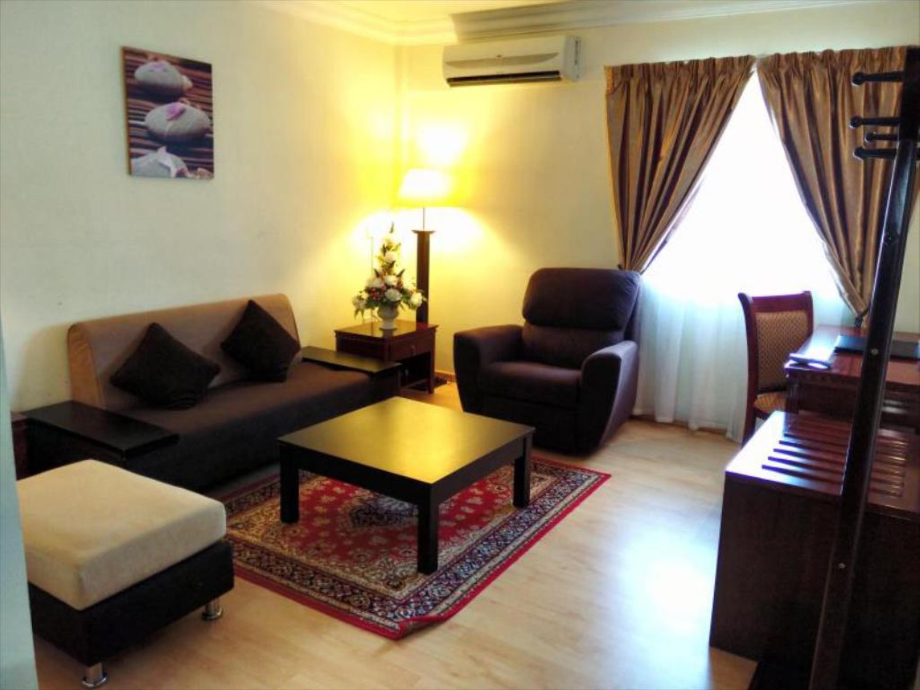 Capital O 89658 Bustani Hotel Джитра Екстериор снимка