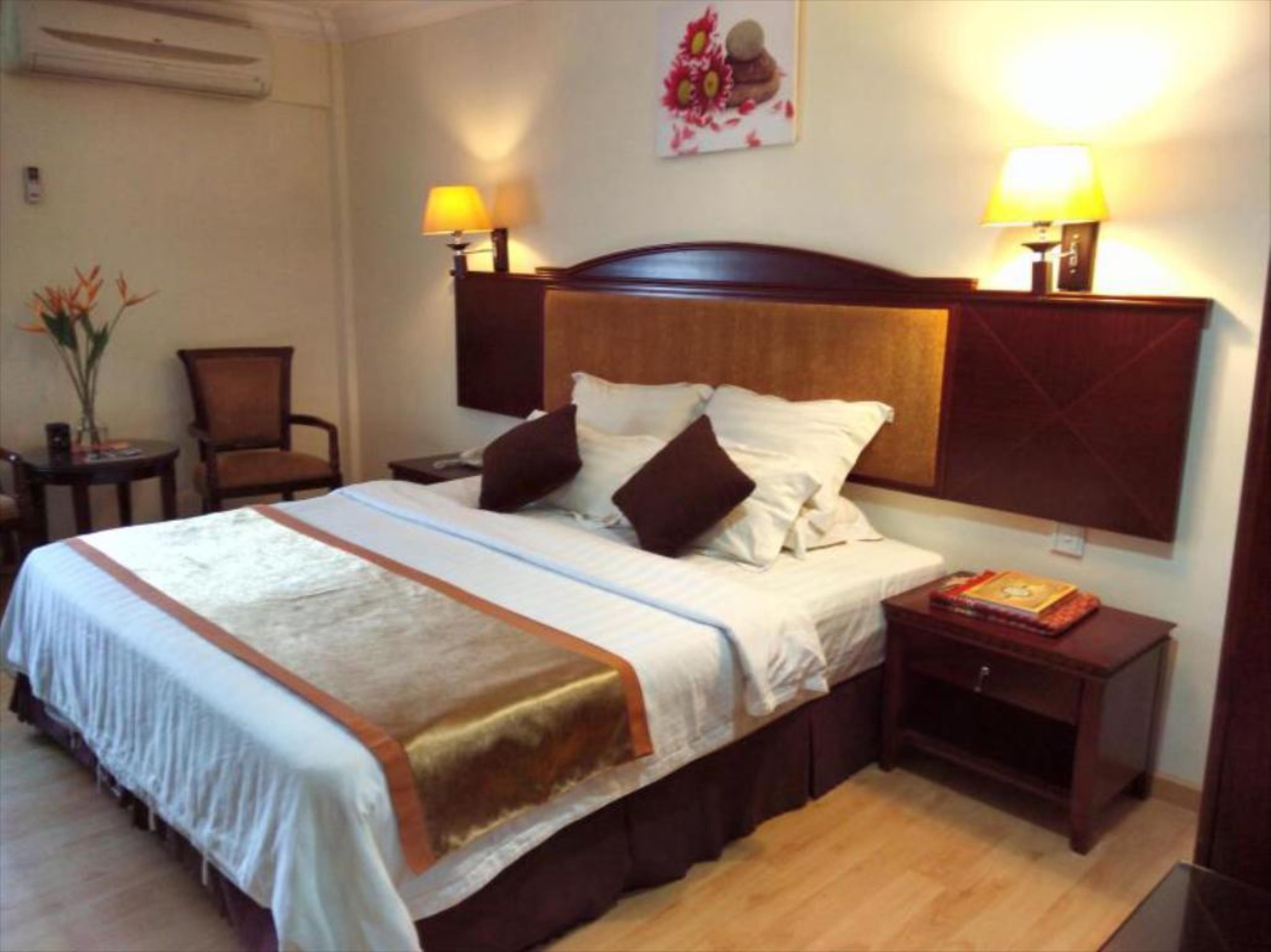 Capital O 89658 Bustani Hotel Джитра Екстериор снимка